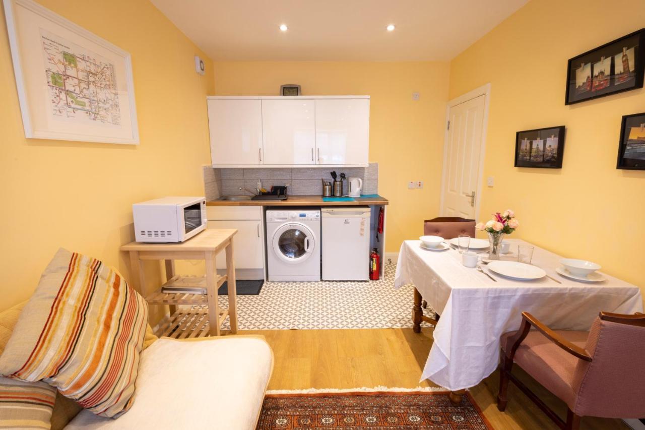 London Vegetarian Smoke & Pet Free En-Suite With Ev Parking Έτζγουερ Εξωτερικό φωτογραφία