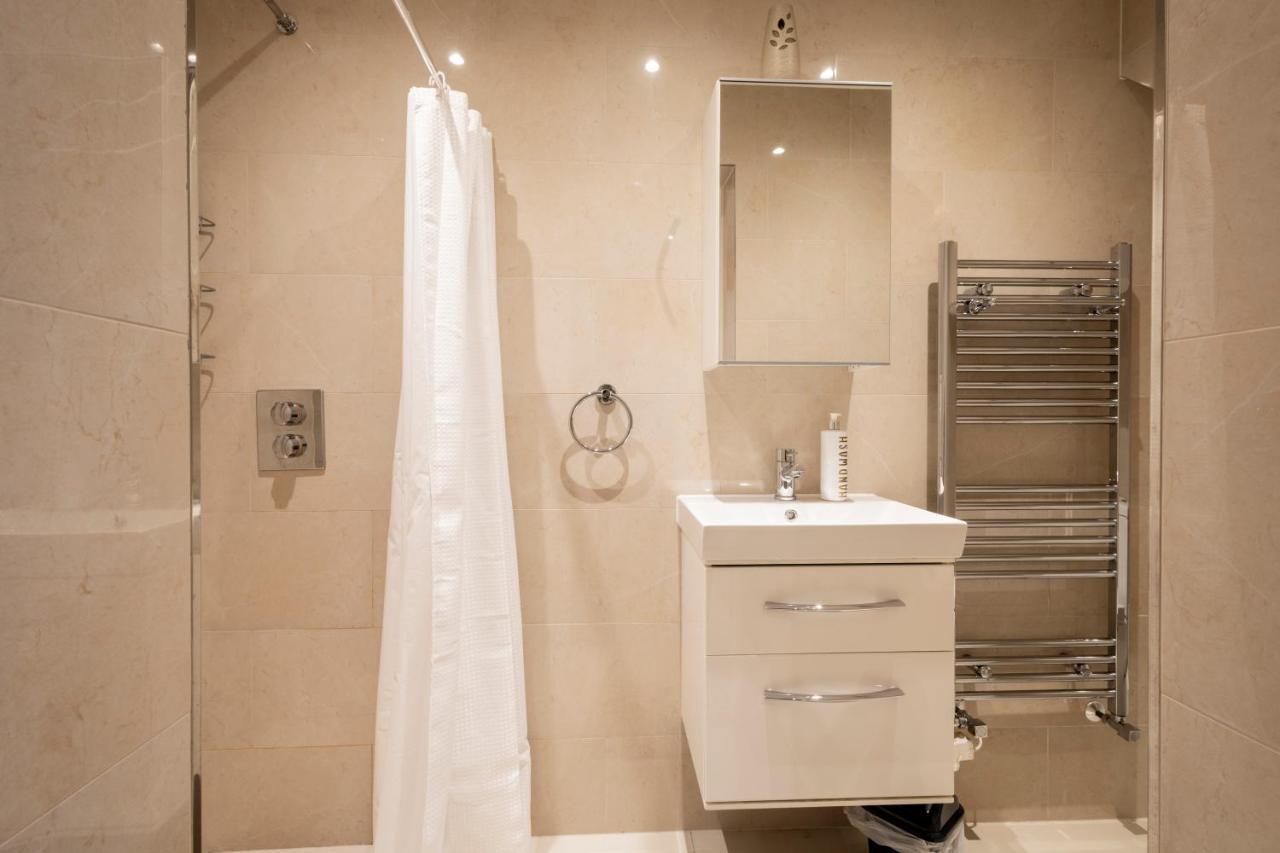 London Vegetarian Smoke & Pet Free En-Suite With Ev Parking Έτζγουερ Εξωτερικό φωτογραφία