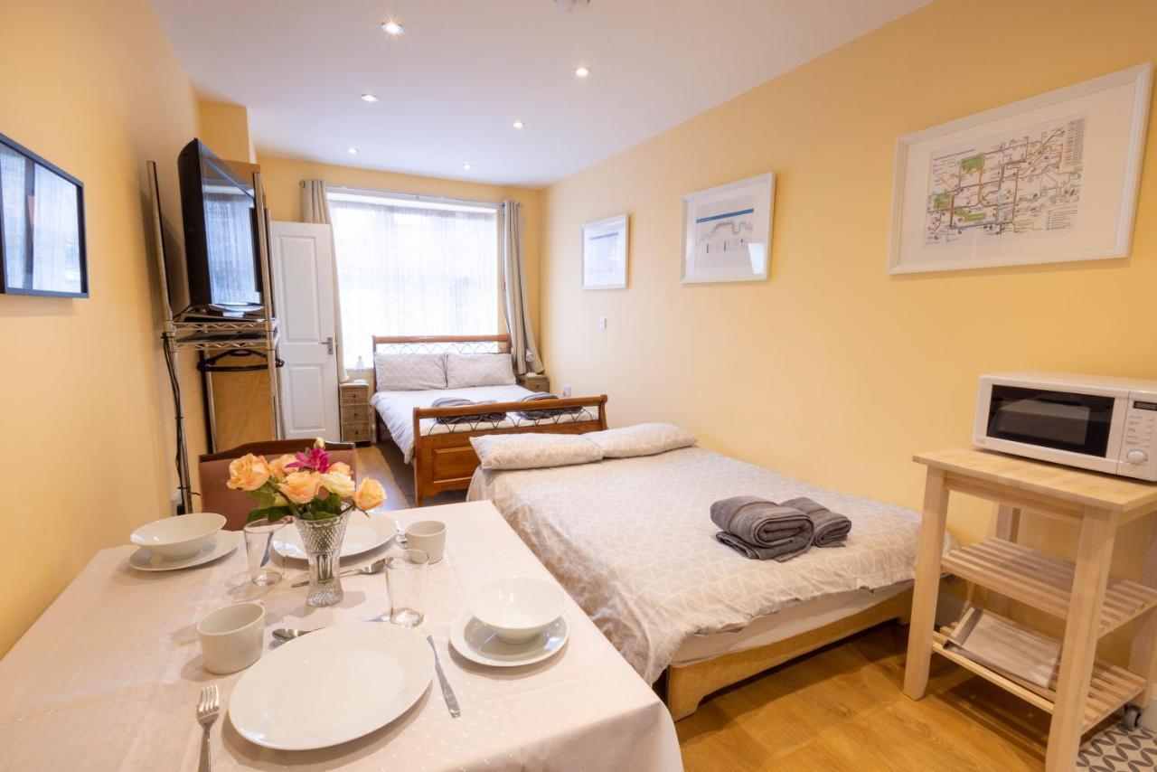 London Vegetarian Smoke & Pet Free En-Suite With Ev Parking Έτζγουερ Εξωτερικό φωτογραφία